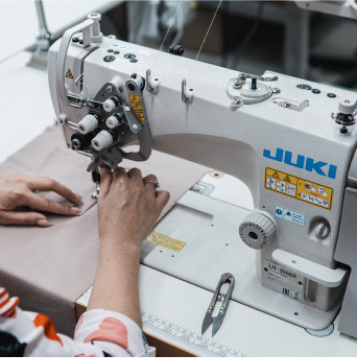 Двухигольная прямострочная швейная машина Juki LH-3568A (Япония)